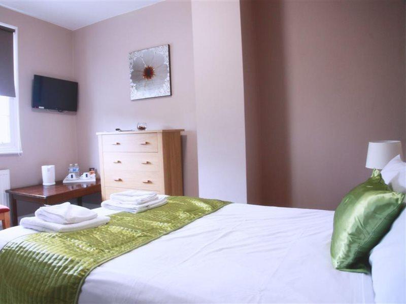 Hampton Court Hotel East Molesey Exteriör bild